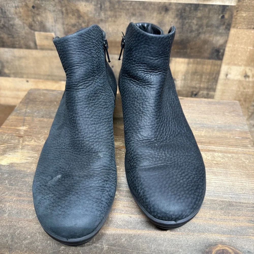 ECCO Black Leather Ankle‎ Boots Zipper Wedge Heel Women's Size 39